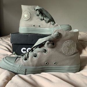 Converse Shoes | Free People (NEVER WORN BEFORE)